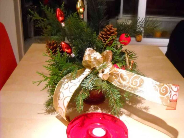 17 Christmas Flower Arrangement Ideas