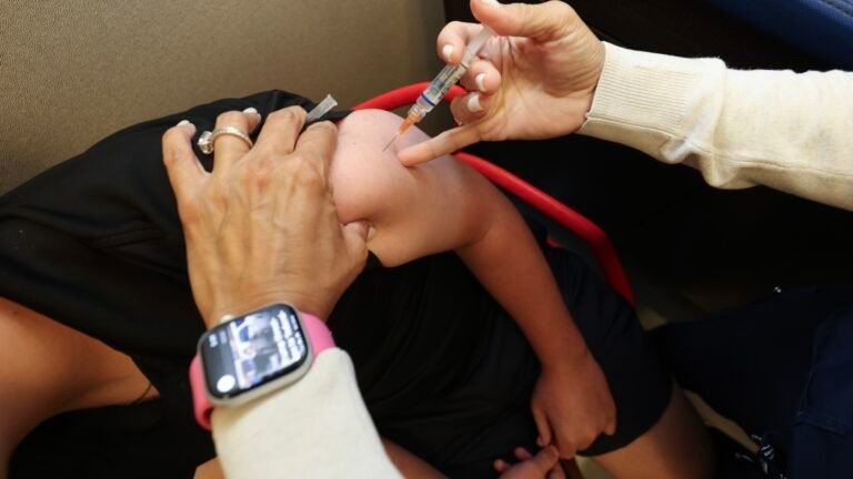CDC slashes vaccines recommended for all kids : Shots